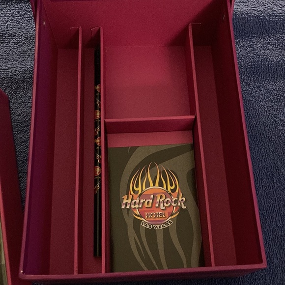 Hard Rock Casino Game Box - Picture 4 of 4